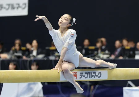 【写真25選】岡村真がかわいい！美脚でお菓子作りが趣味のシンデレラ